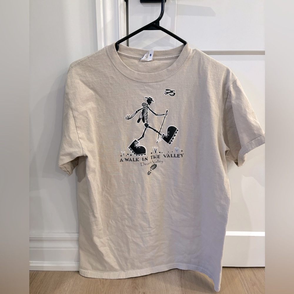 Men’s Size Medium Vintage Death Valley T-shirt (Anvil Label) -Perfect Condition